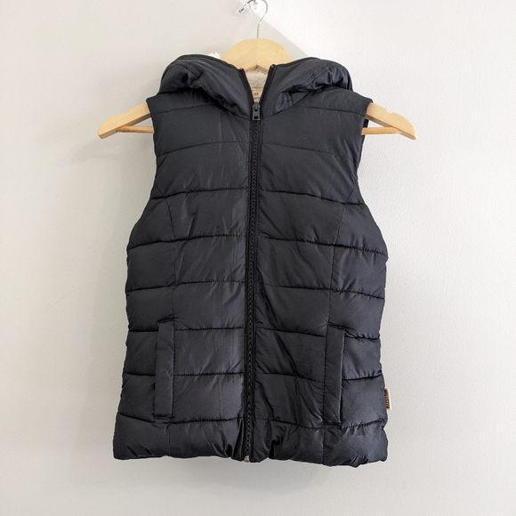 Hollister Fur-lined Hooded Puffer Vest | XS | EUC - Picture 2 of 12